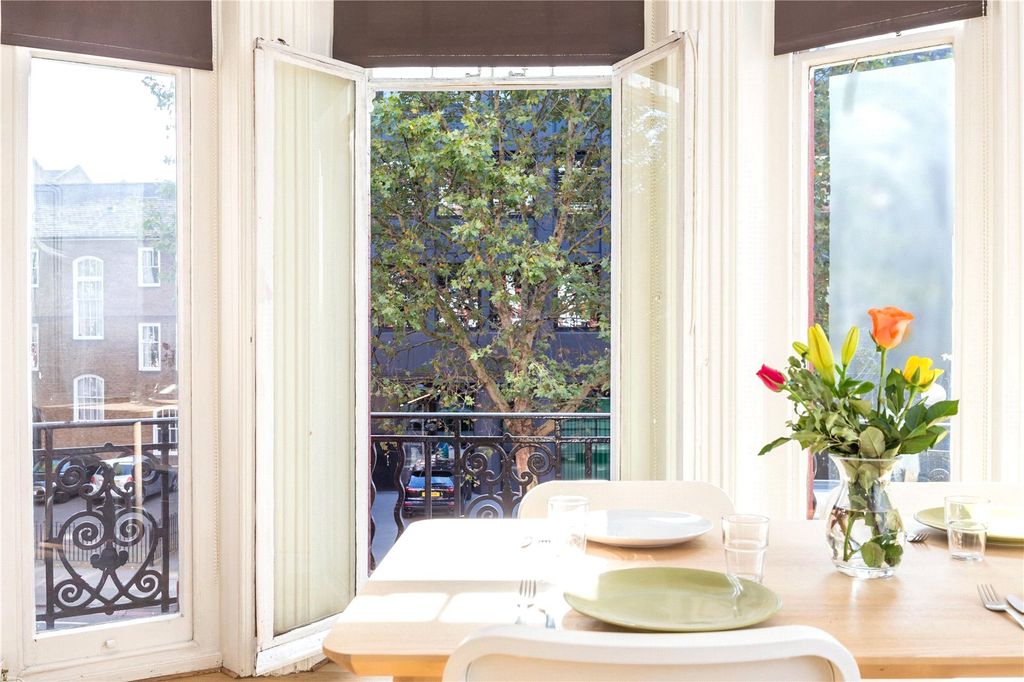 Property photo 2 of 10 Bay Window