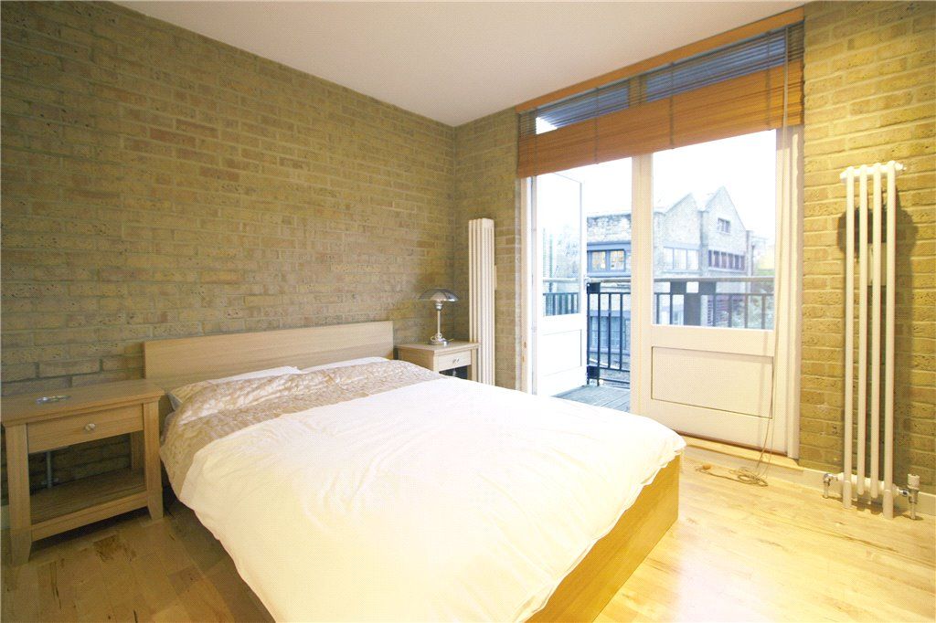 Property photo 2 of 12 Bedroom