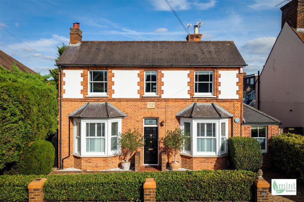 Property photo 1 of 27 Chertsey Road - Watermark-1.Jpg
