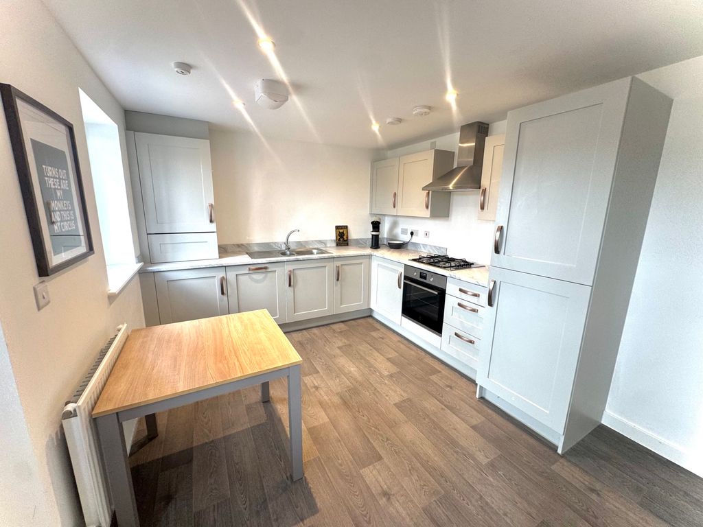 Property photo 2 of 11 Kitchen/Dining