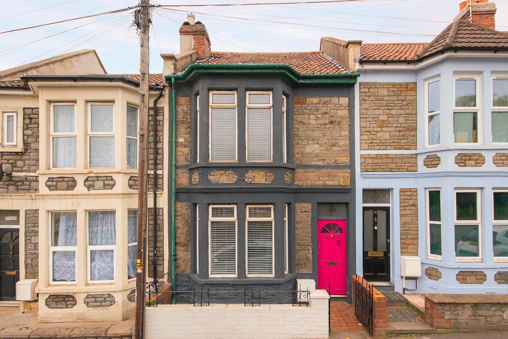 Property photo 2 of 30 1R8Hee - External A.Jpg