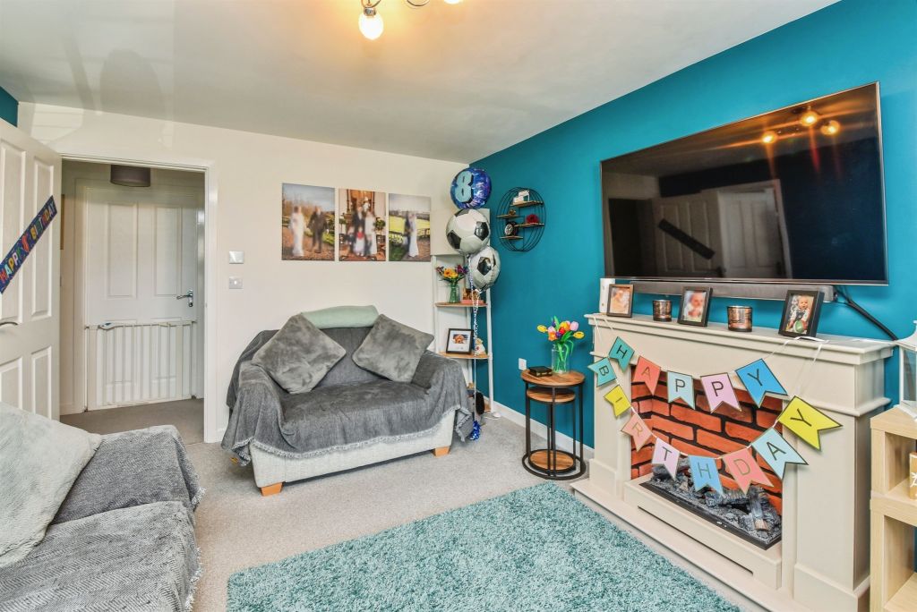 Property photo 3 of 11