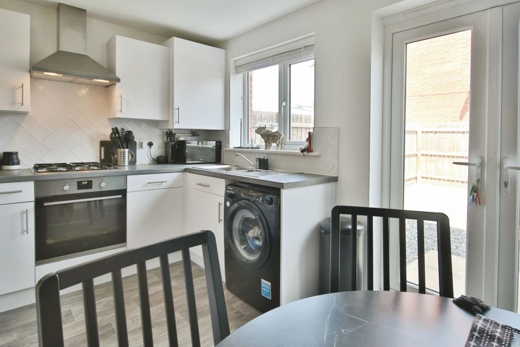 Property photo 1 of 14 4245673