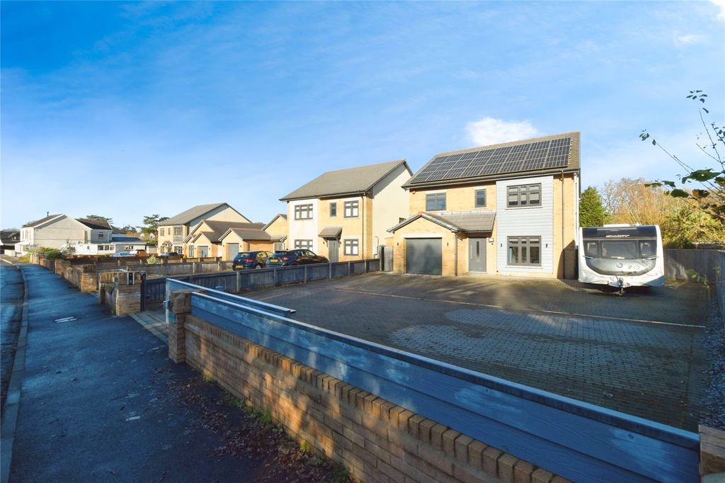 Property photo 2 of 18 Picture No. 20