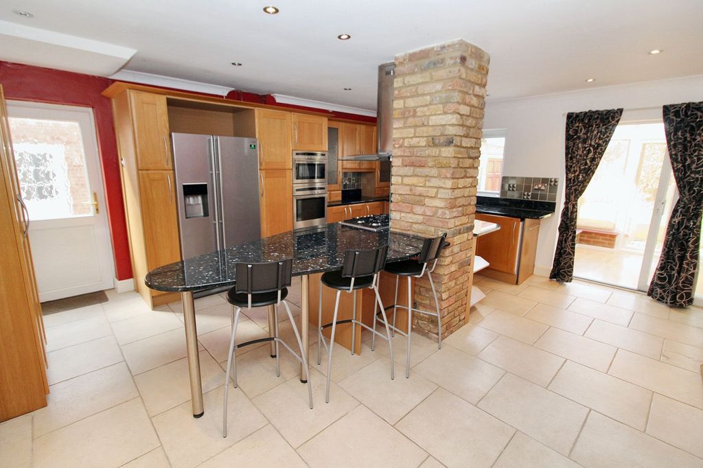 Property photo 2 of 21 Photo 12