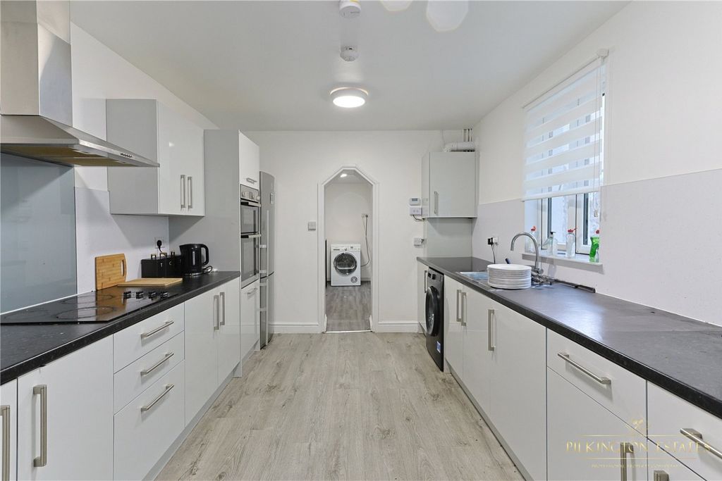 Property photo 2 of 14 4274642