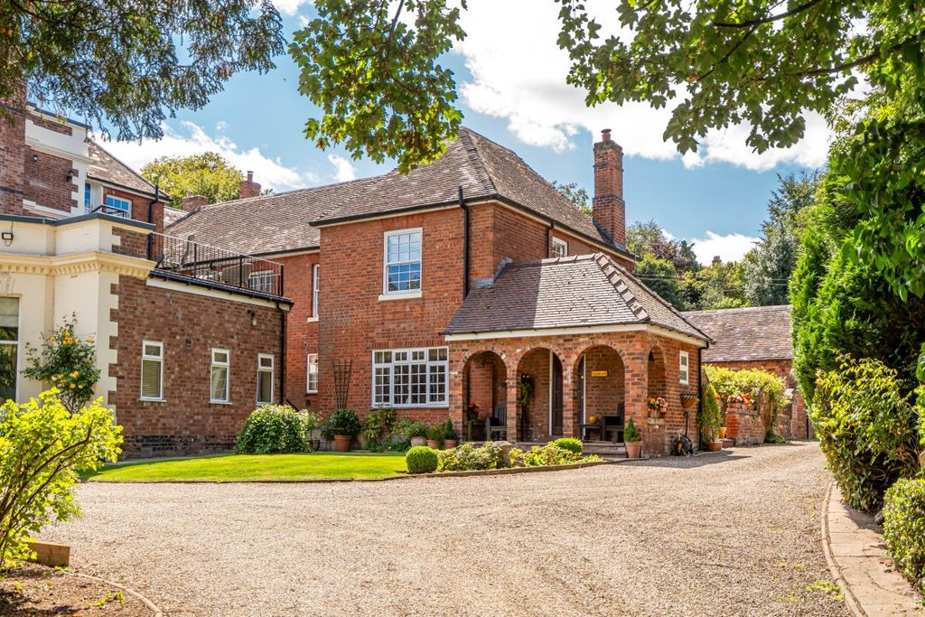 Property photo 3 of 31