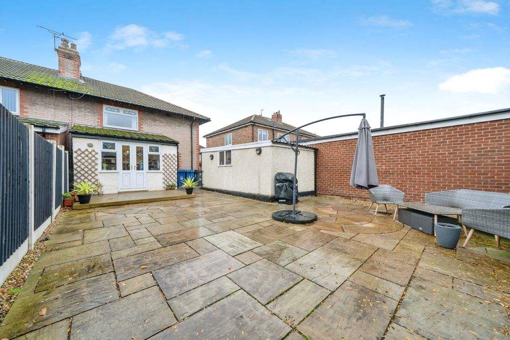 Property photo 3 of 17 Garden