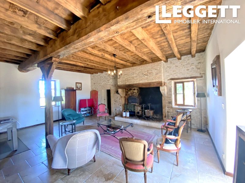 Property photo 3 of 10