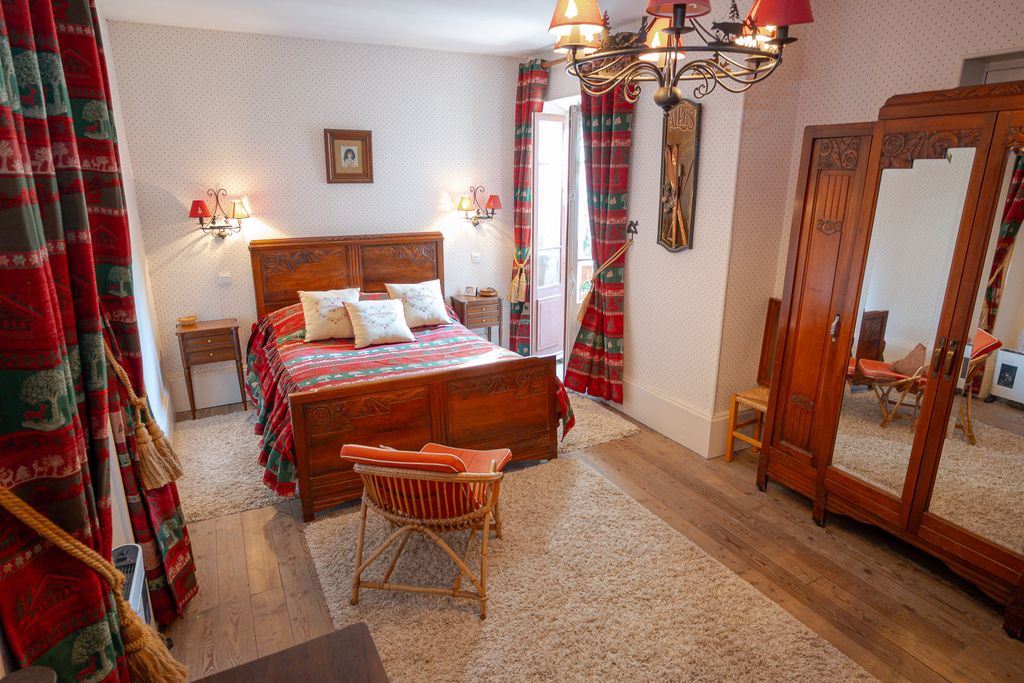 Property photo 3 of 5