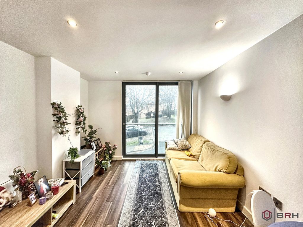 Property photo 2 of 11