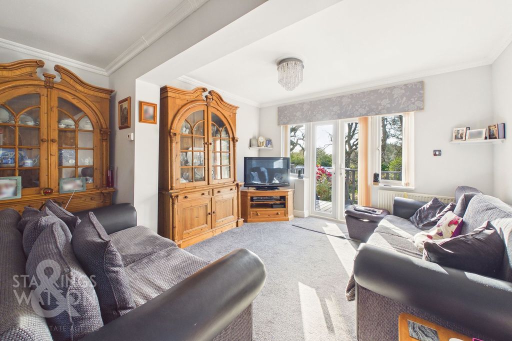 Property photo 2 of 26