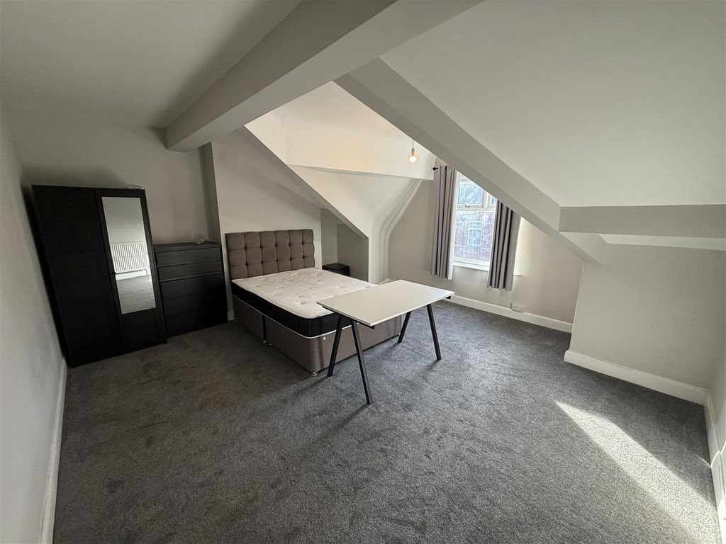 Property photo 2 of 17 Bedroom 4