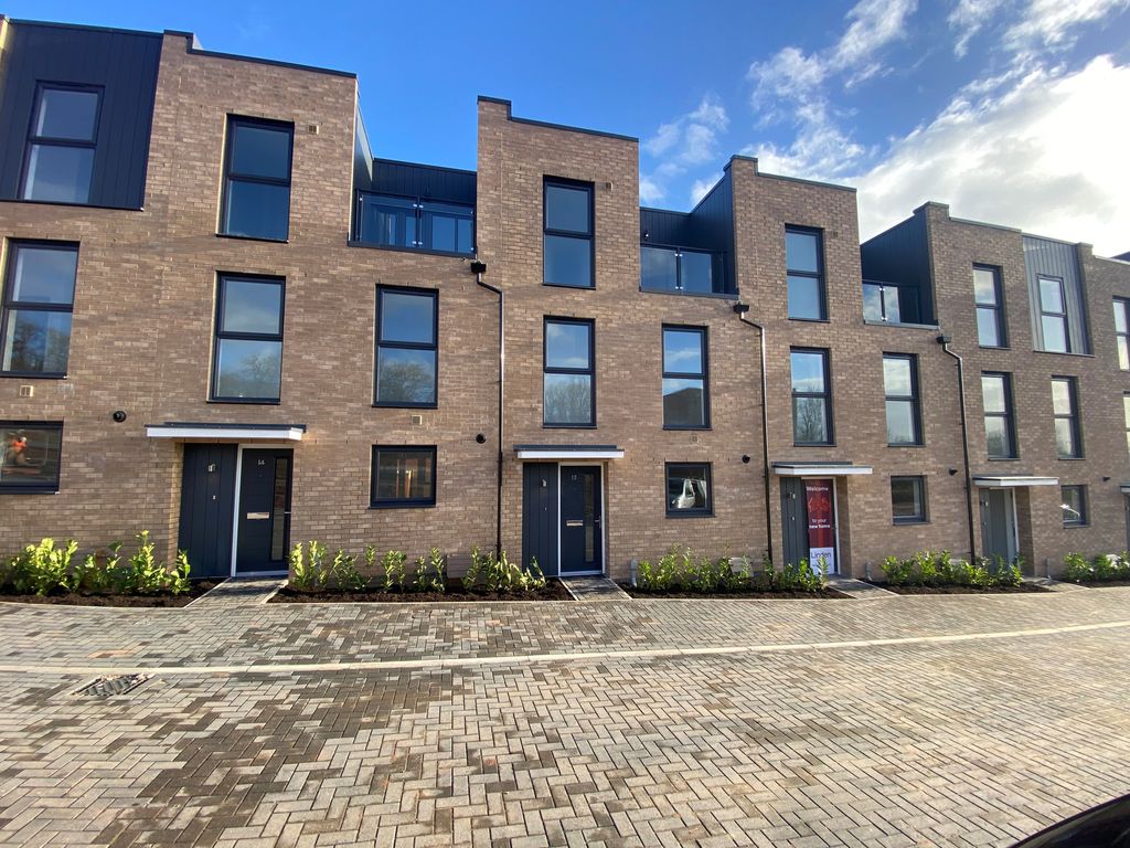 Property photo 3 of 18 1