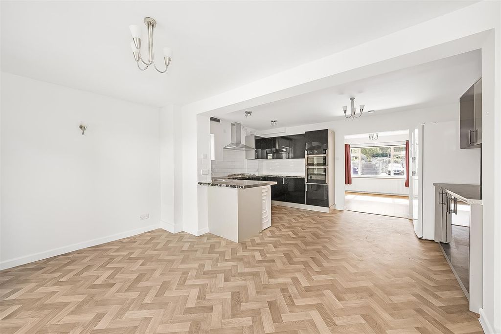 Property photo 3 of 15 Kitchen