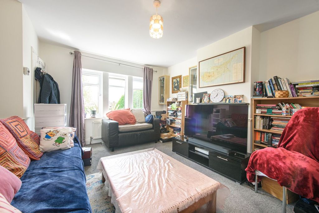 Property photo 3 of 12