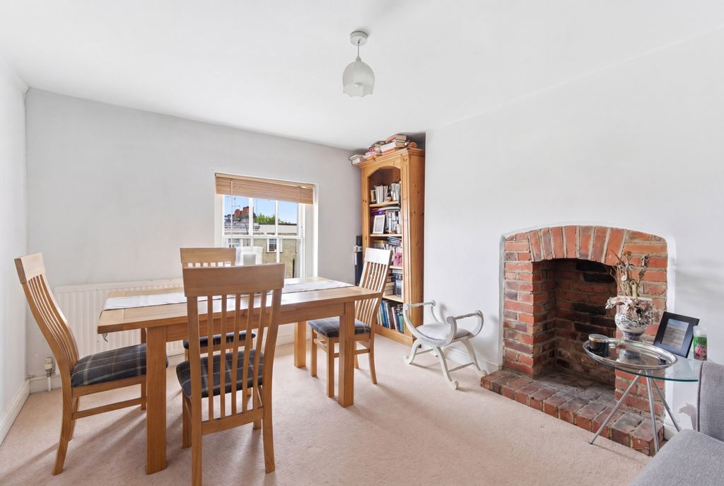 Property photo 3 of 7