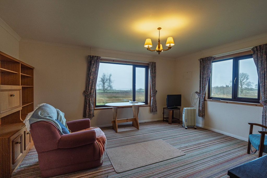 Property photo 3 of 43