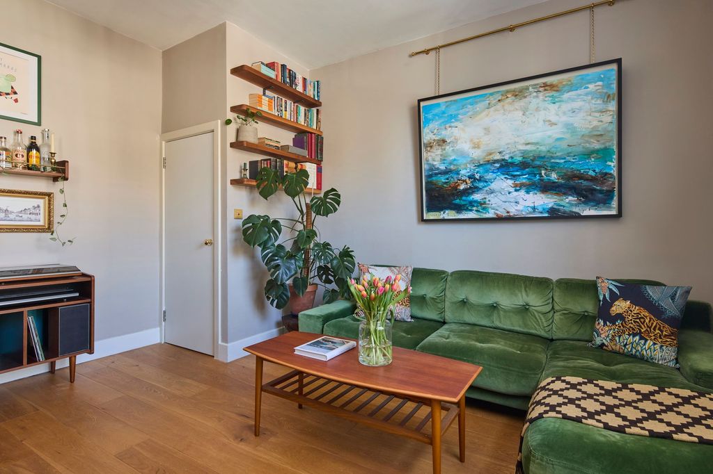 Property photo 3 of 27