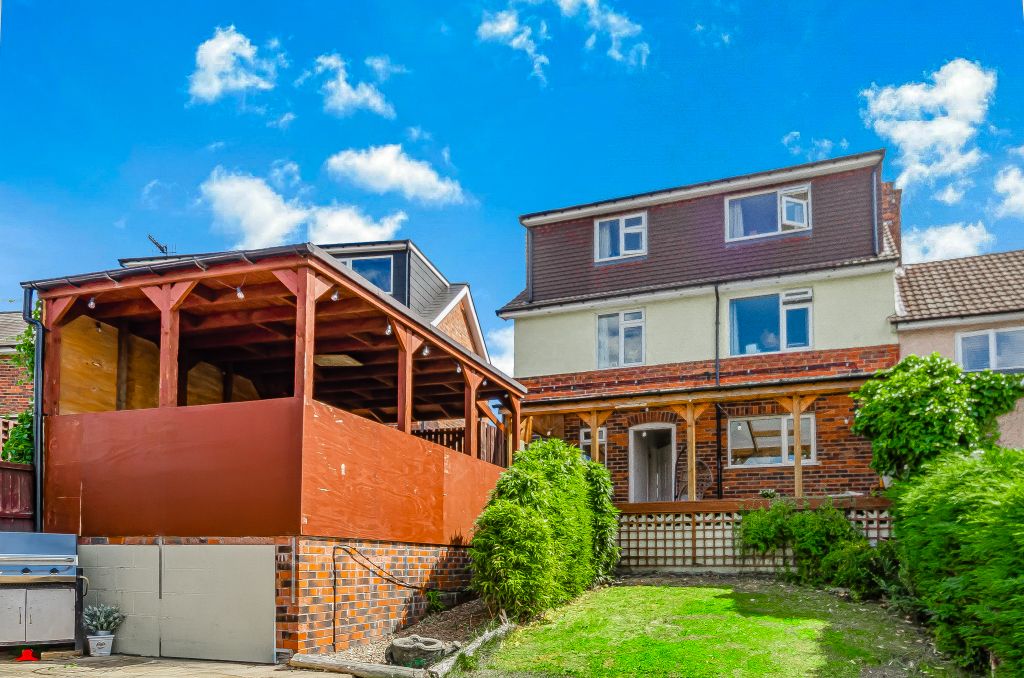 Property photo 1 of 32 Advert-74