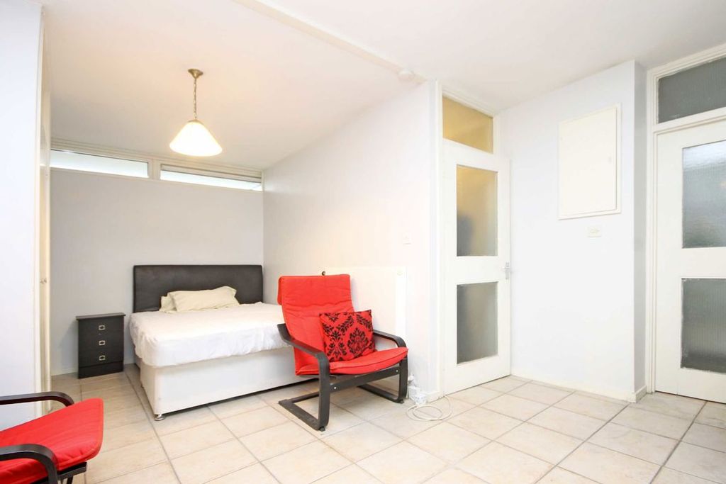Property photo 2 of 4