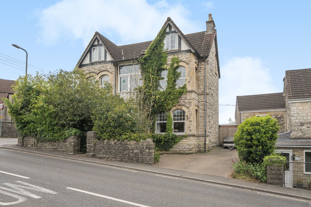Property photo 1 of 41