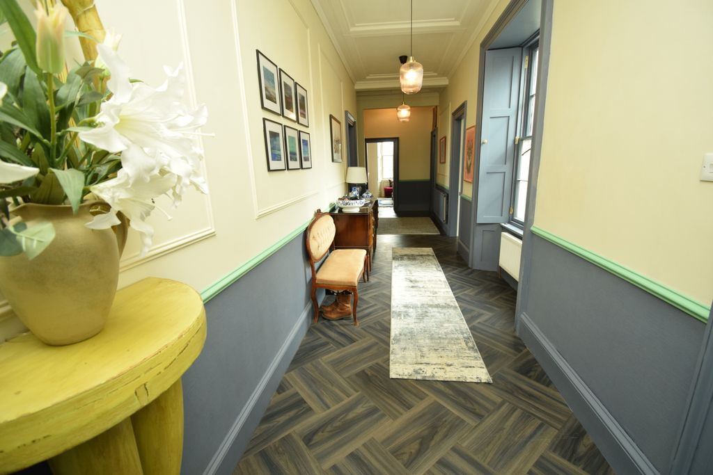 Property photo 2 of 38