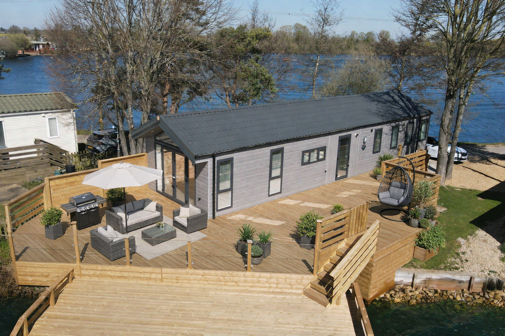 Property photo 1 of 24