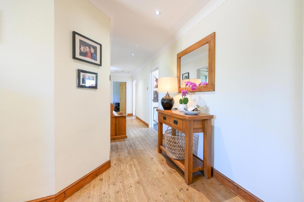 Property photo 2 of 35