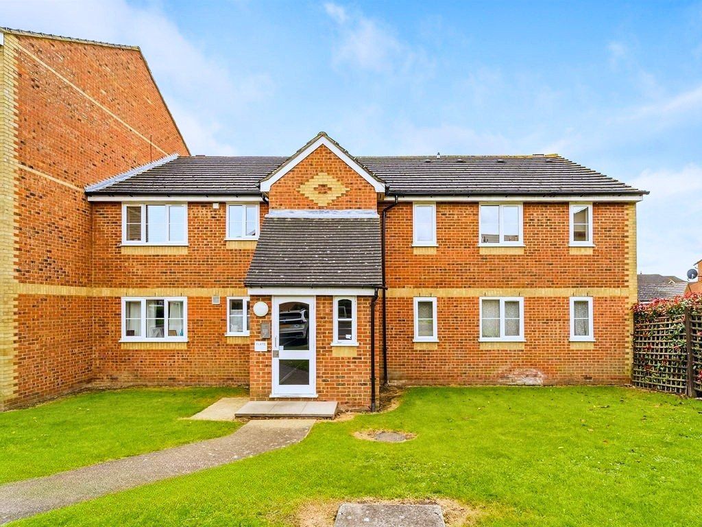 Property photo 1 of 1 2 Bed Flat To Rent Redford Close, Feltham Tw13