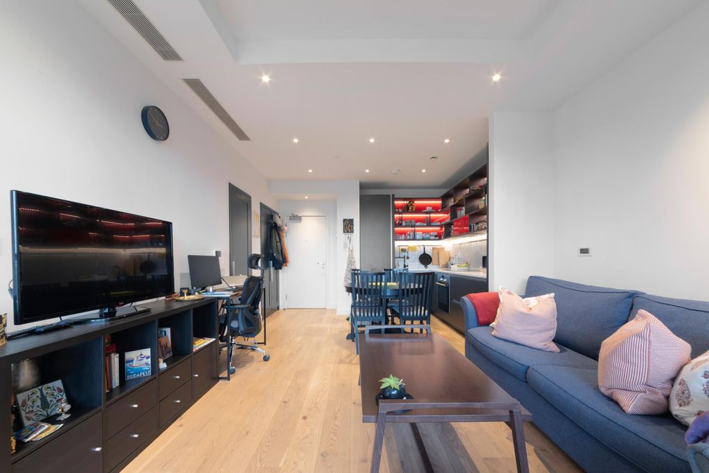 Property photo 2 of 6