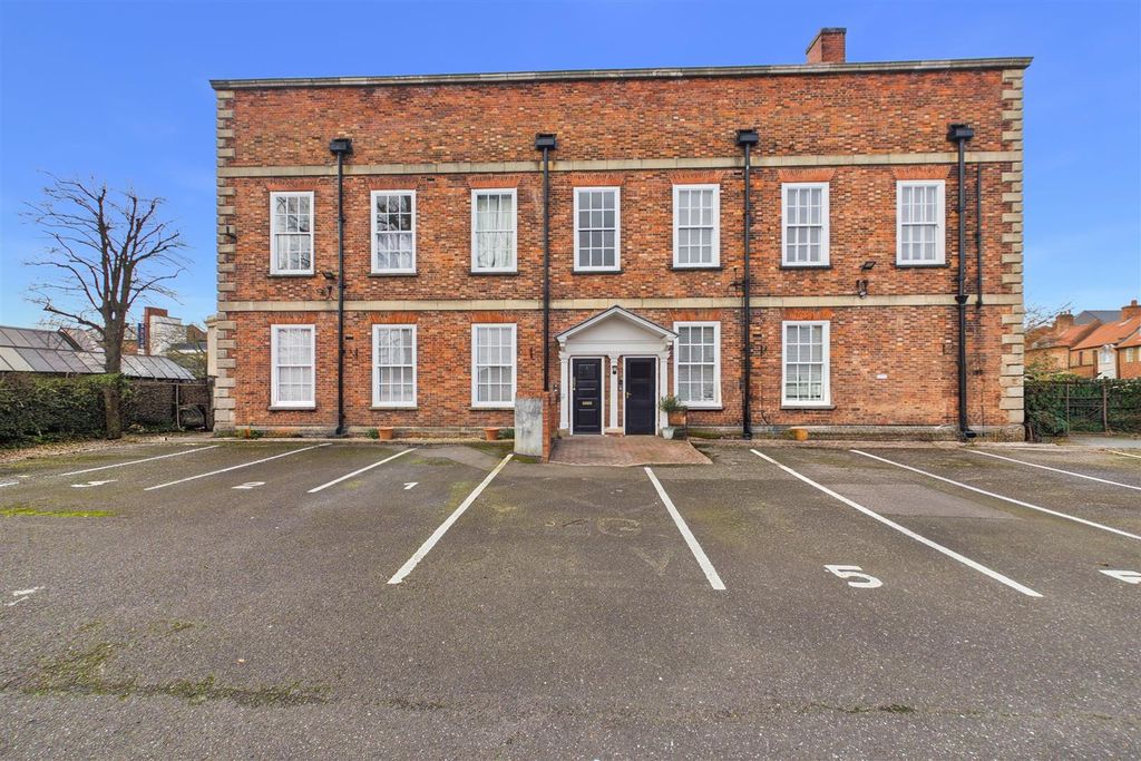 Property photo 1 of 9 1000038085.Jpg