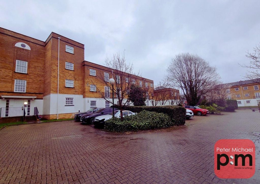 Property photo 2 of 13