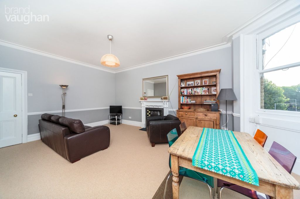 Property photo 3 of 7 Picture No. 01