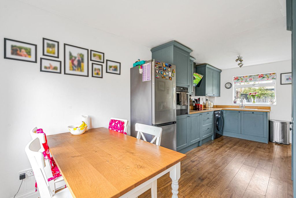 Property photo 3 of 18 15_94713.Jpg