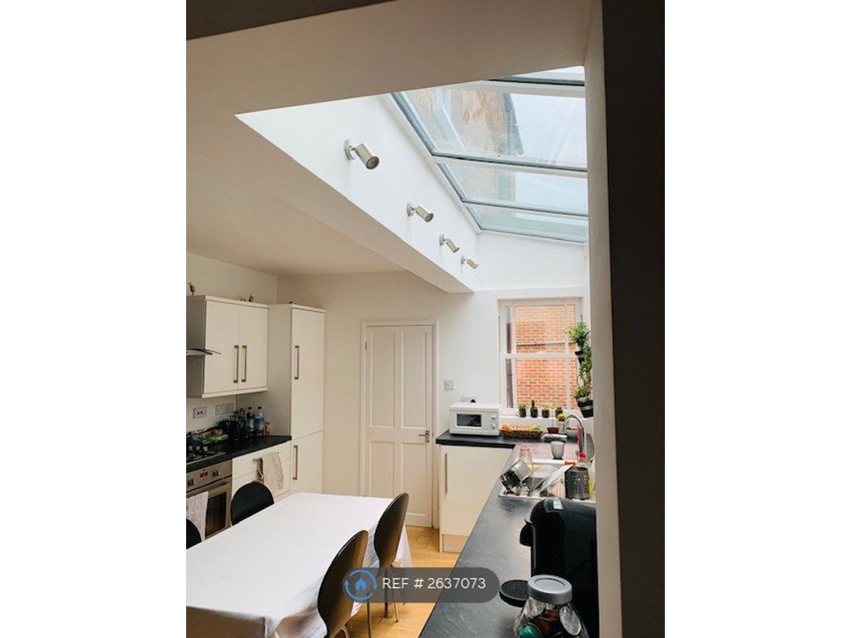 Property photo 3 of 7 Kitchen Dinner