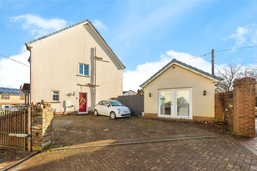 Property photo 3 of 35 Picture No. 31