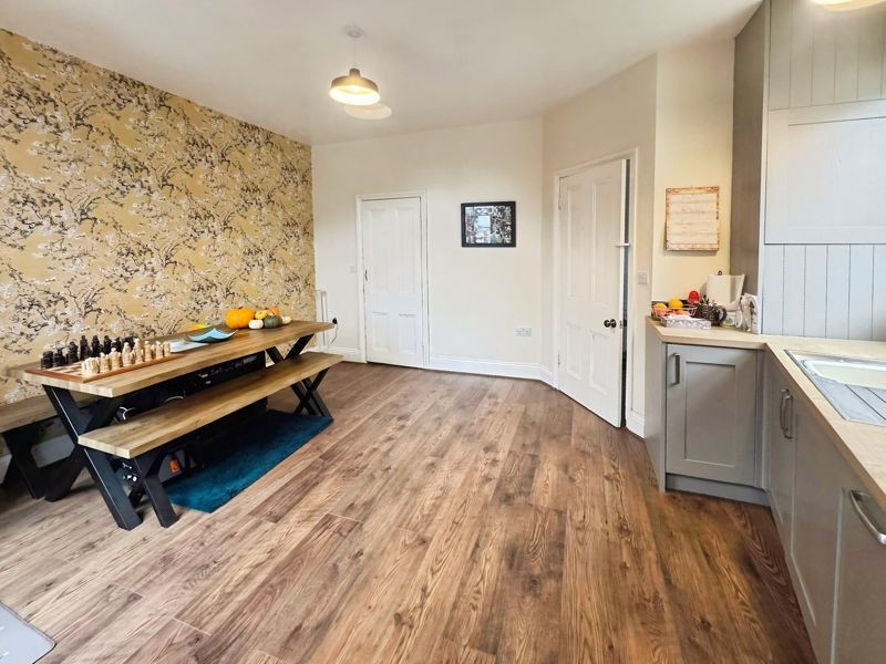 Property photo 3 of 9 Photo 5