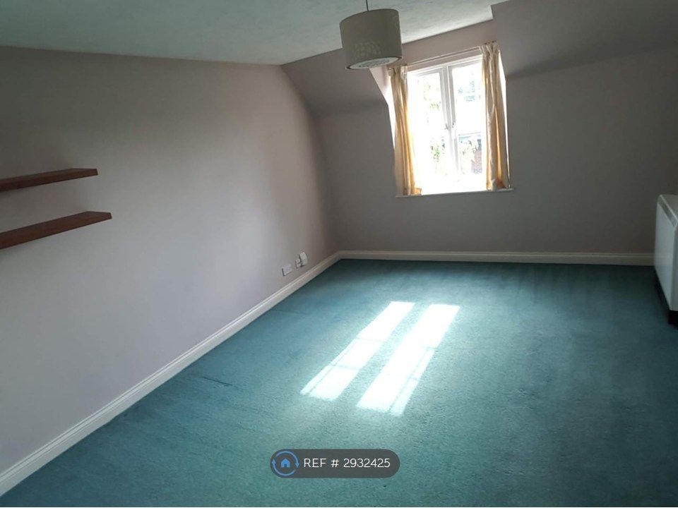 Property photo 3 of 7 Living Room