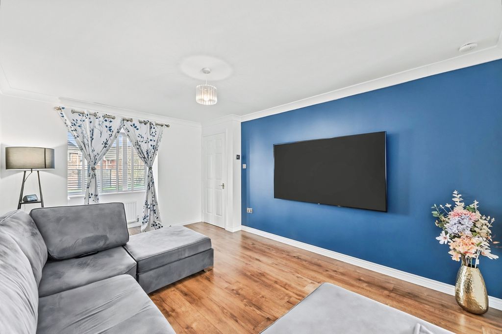 Property photo 2 of 17 d48Bd7Ae-Living 20Room1
