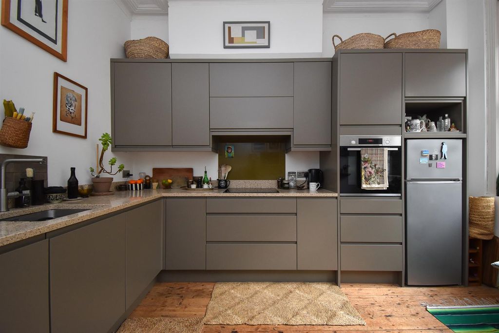 Property photo 3 of 36 Kitchen