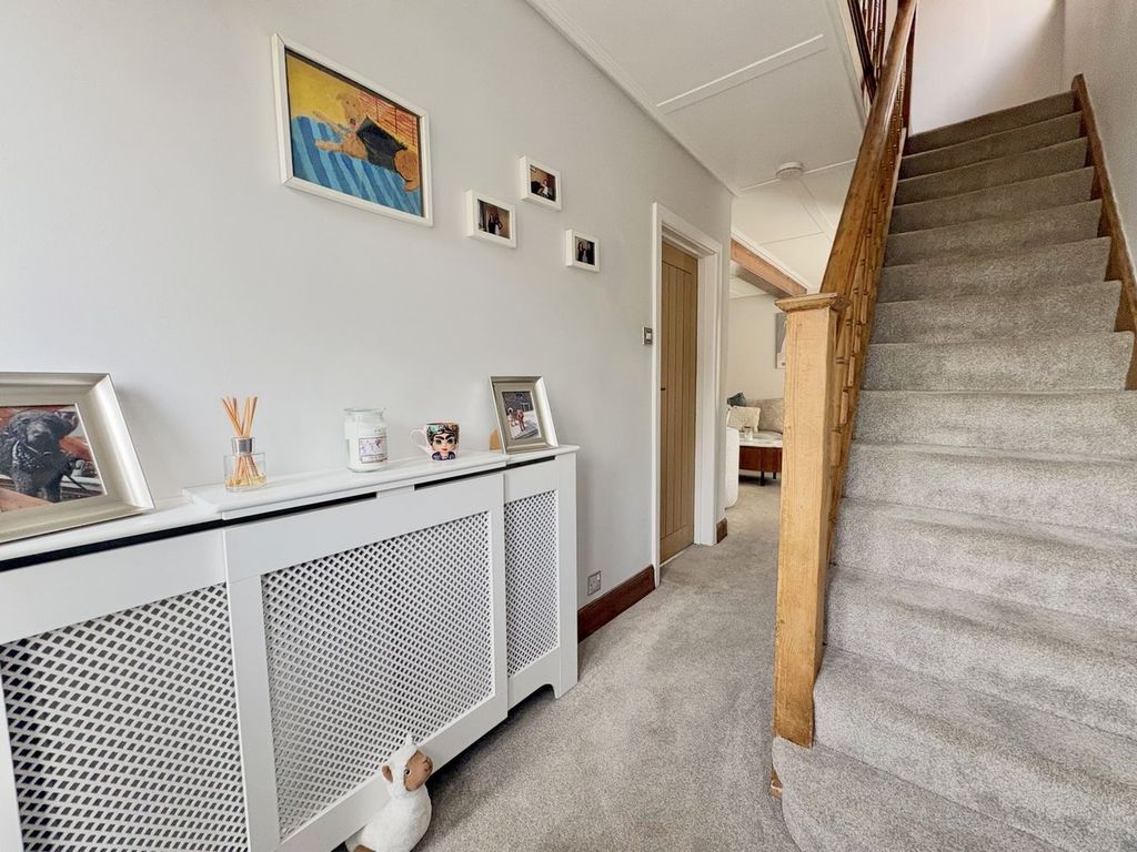 Property photo 3 of 25