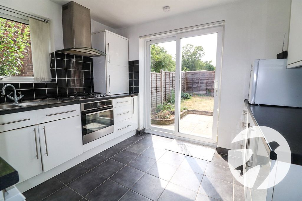 Property photo 2 of 16 Picture No. 05