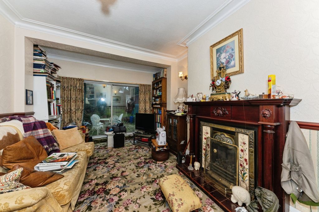 Property photo 2 of 15