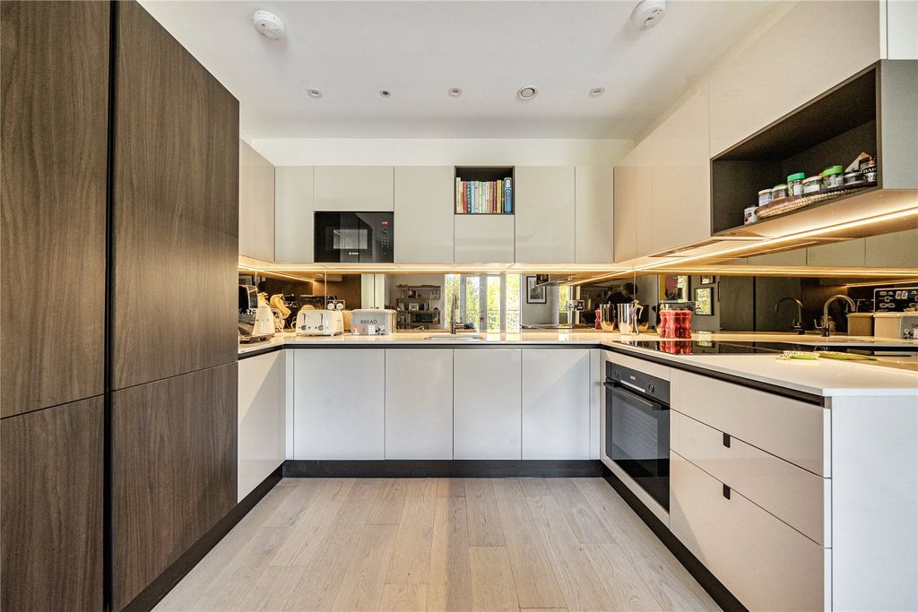 Property photo 3 of 12 Picture No. 14