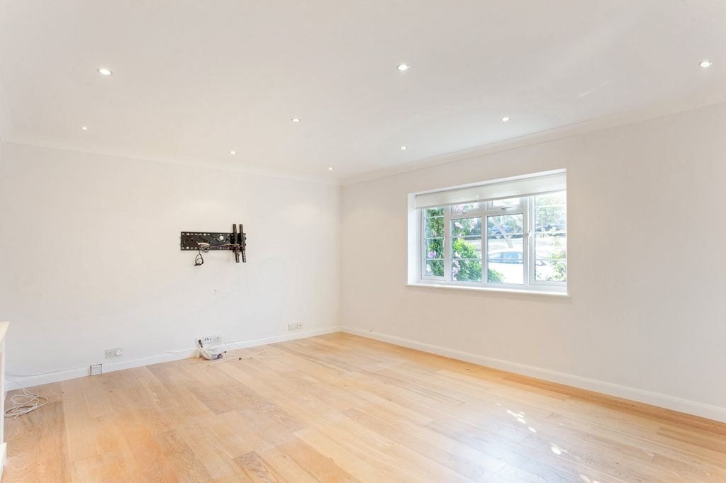 Property photo 2 of 12 Picture 2