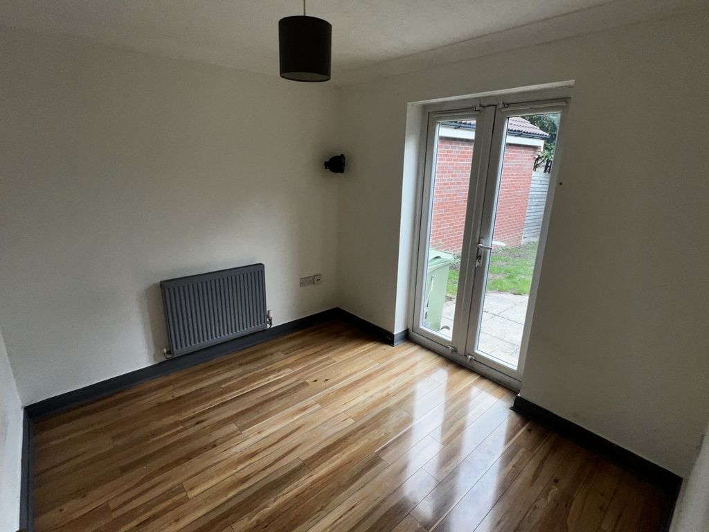 Property photo 3 of 11 d12B5E63-7653-4E02-B864-2E0d5cd153Ca