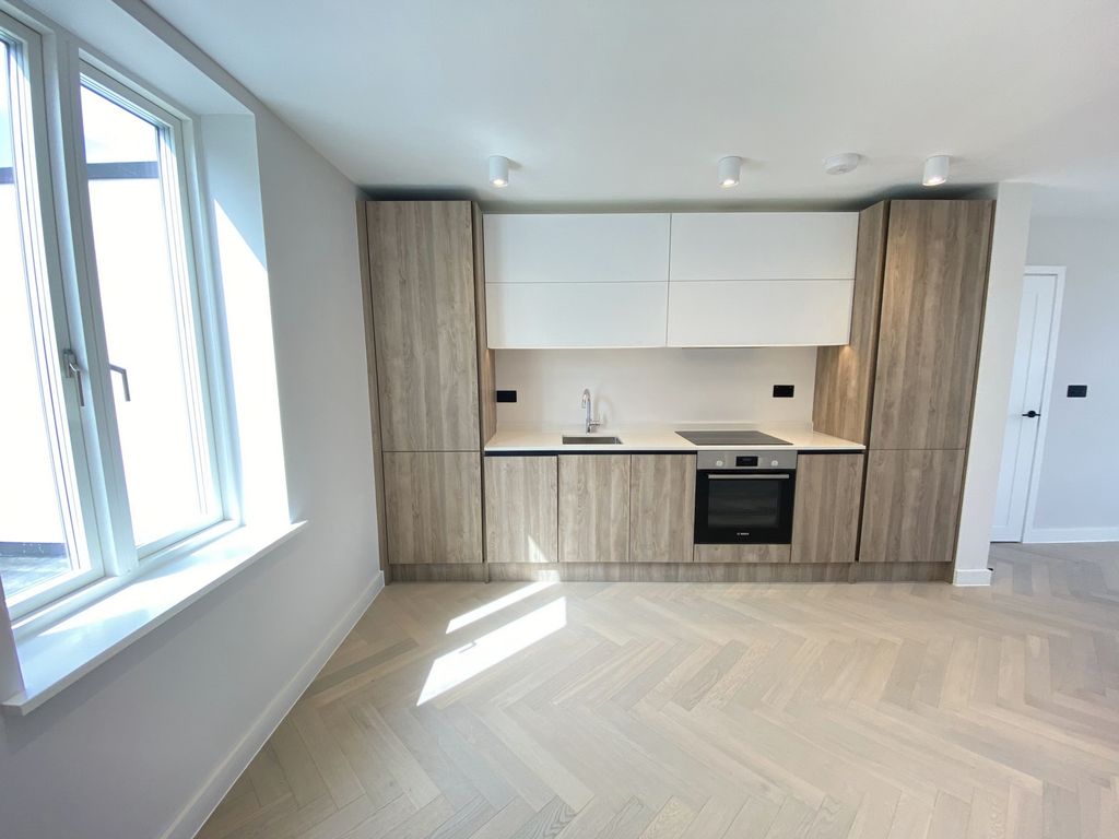 Property photo 3 of 14 Photo 6