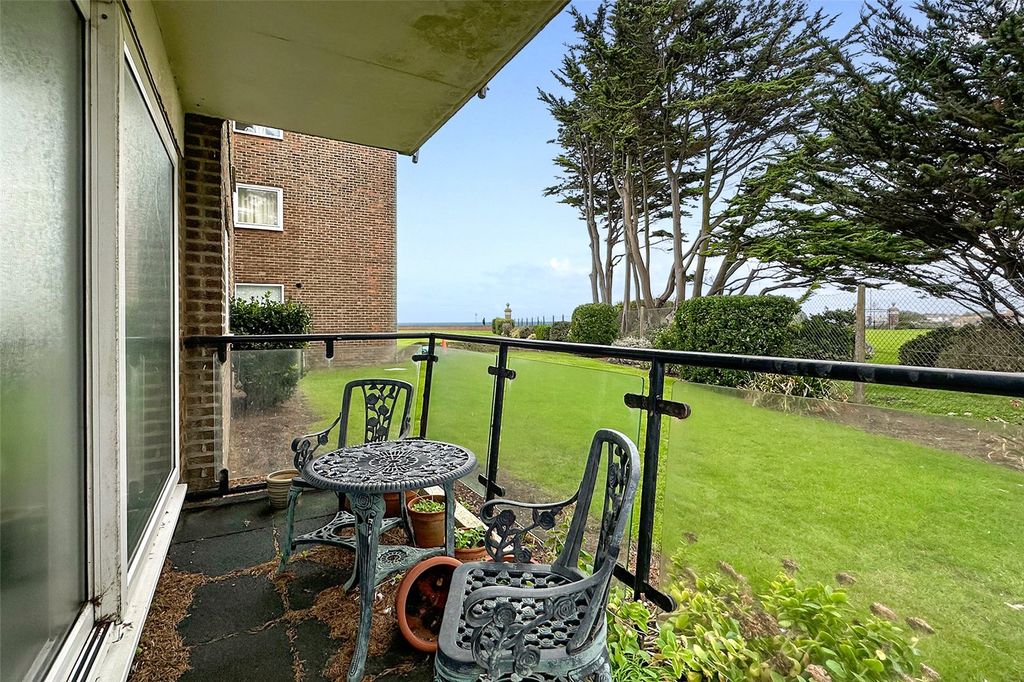 Property photo 2 of 17 Picture No. 31