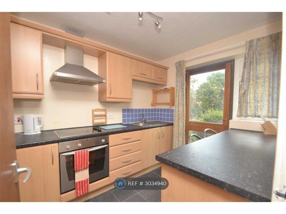 Property photo 3 of 7 Kitchen